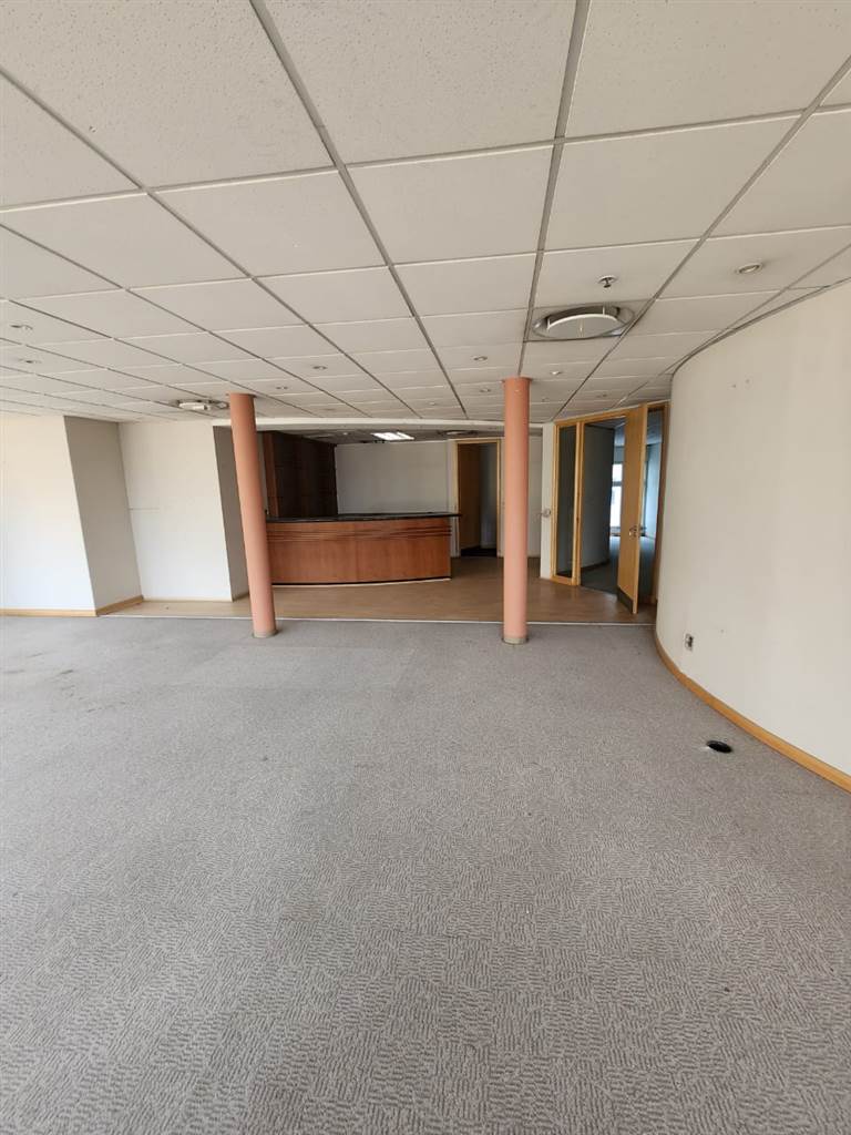 2000  m² Office Space in Sandown photo number 13