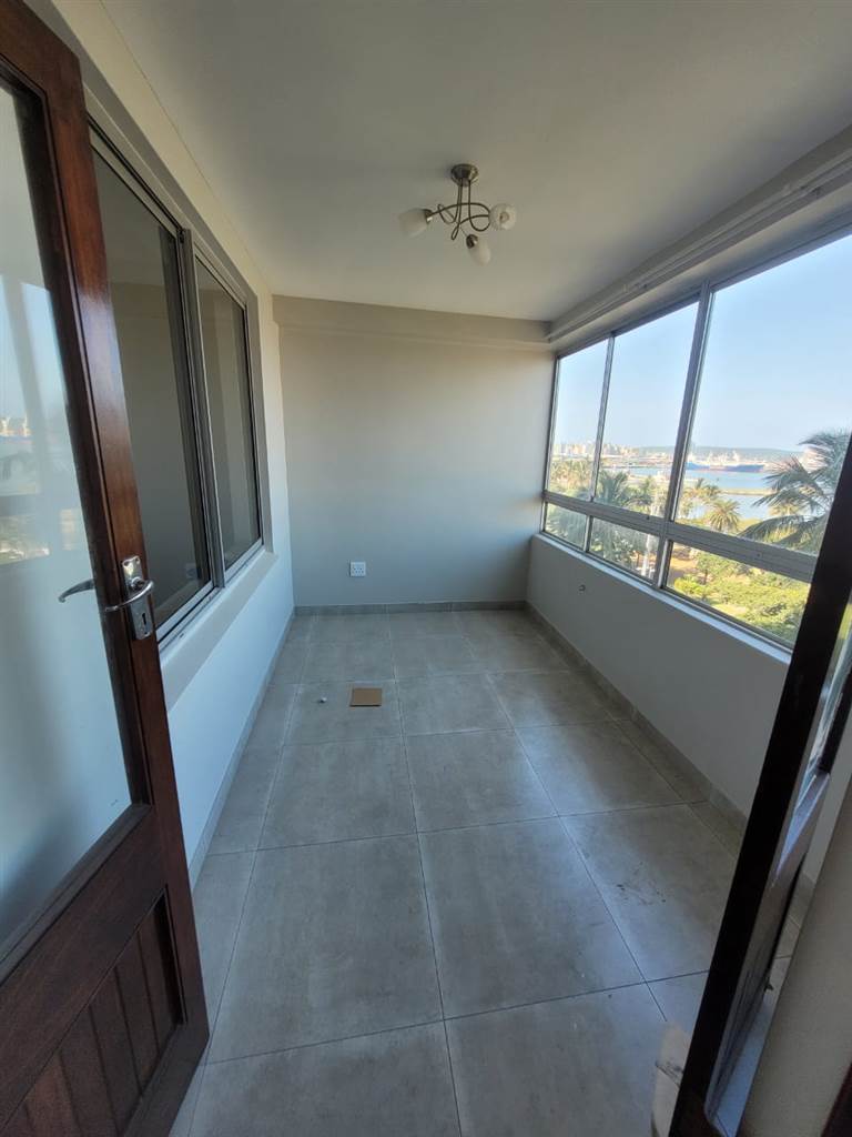 1.5 Bed Apartment in Durban CBD photo number 17