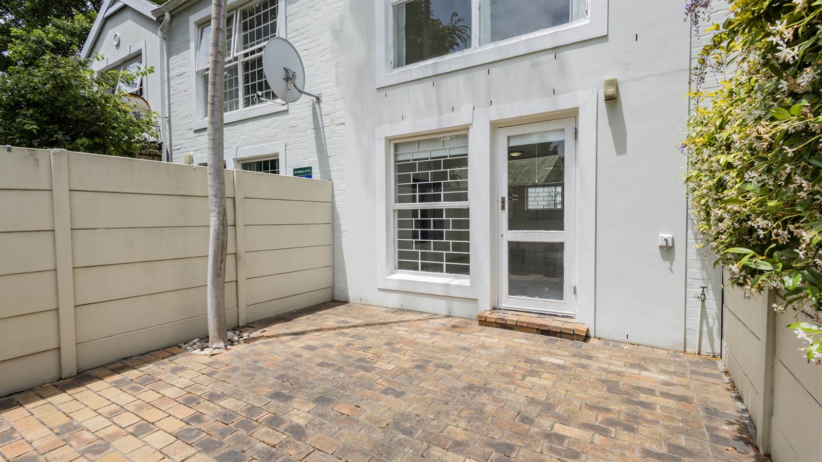 2 Bed Townhouse in Rondebosch photo number 11