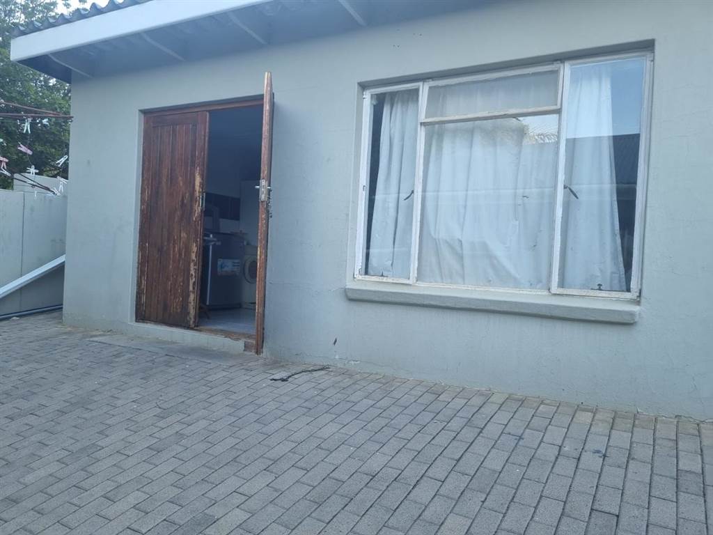 4 Bed House in Piketberg photo number 26