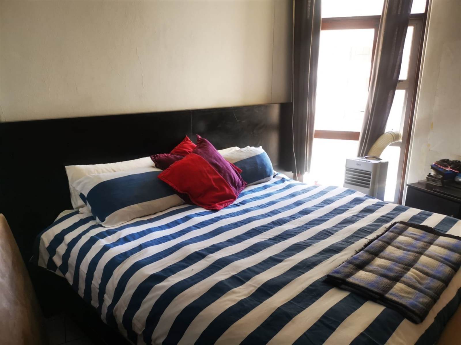 1 Bed Apartment in Amanzimtoti photo number 13