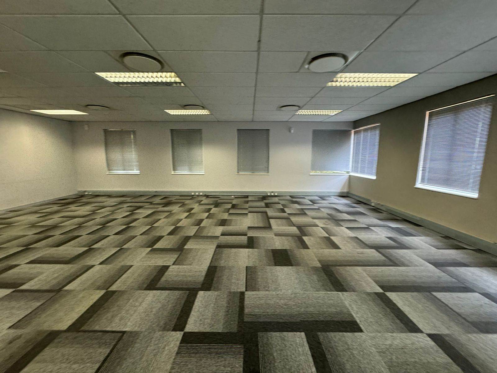 176  m² Commercial space in Sandown photo number 12