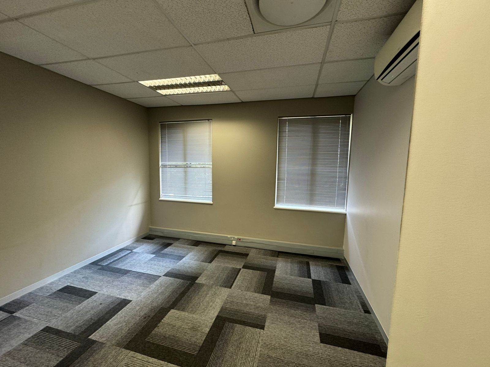 176  m² Commercial space in Sandown photo number 18