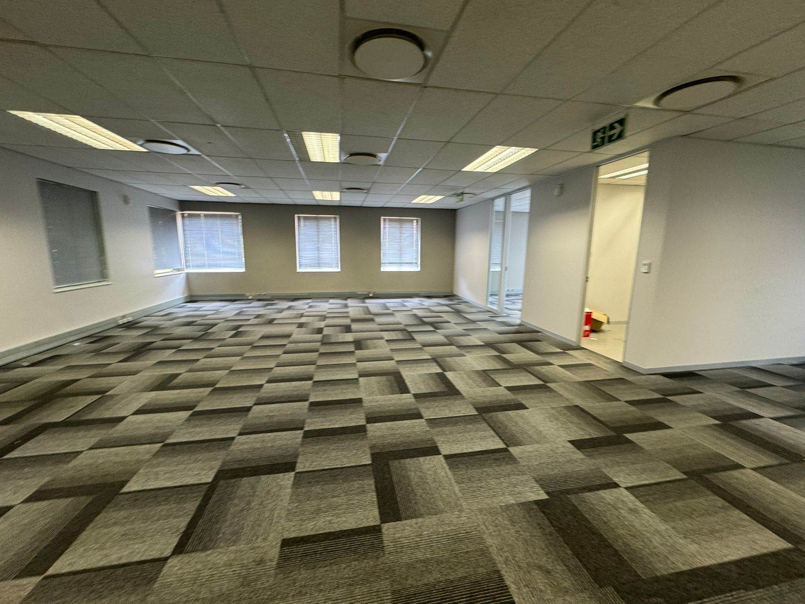 176  m² Commercial space in Sandown photo number 25