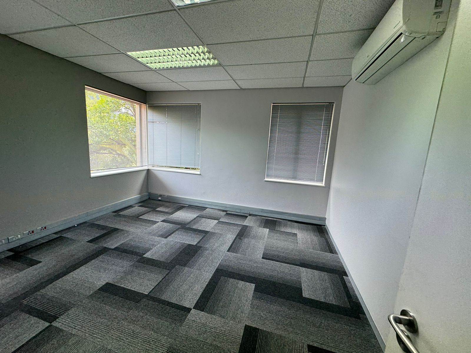 176  m² Commercial space in Sandown photo number 16