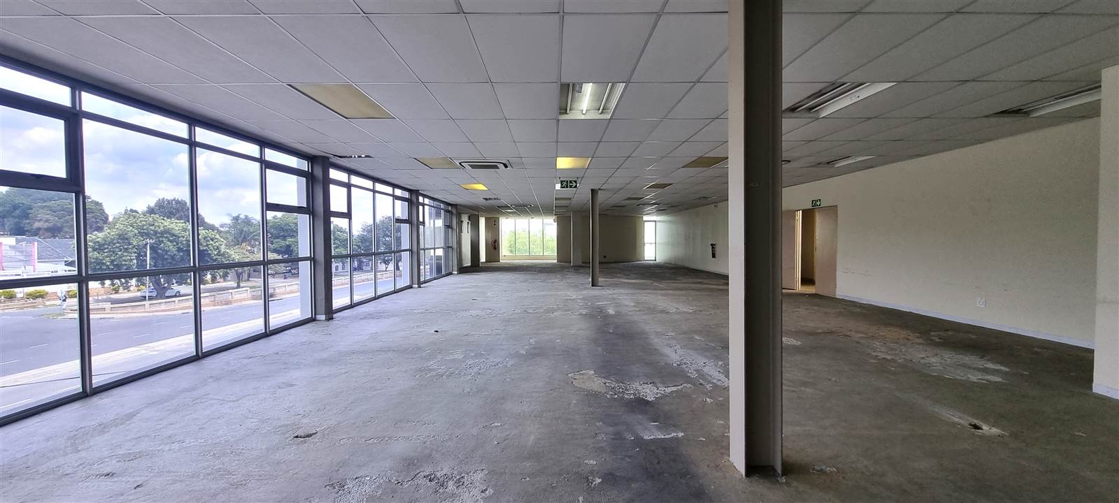 1596  m² Commercial space in Parkmore photo number 14