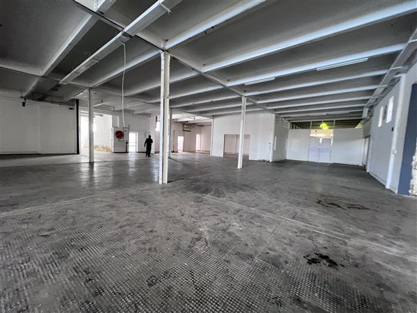 1 004  m² Commercial space
