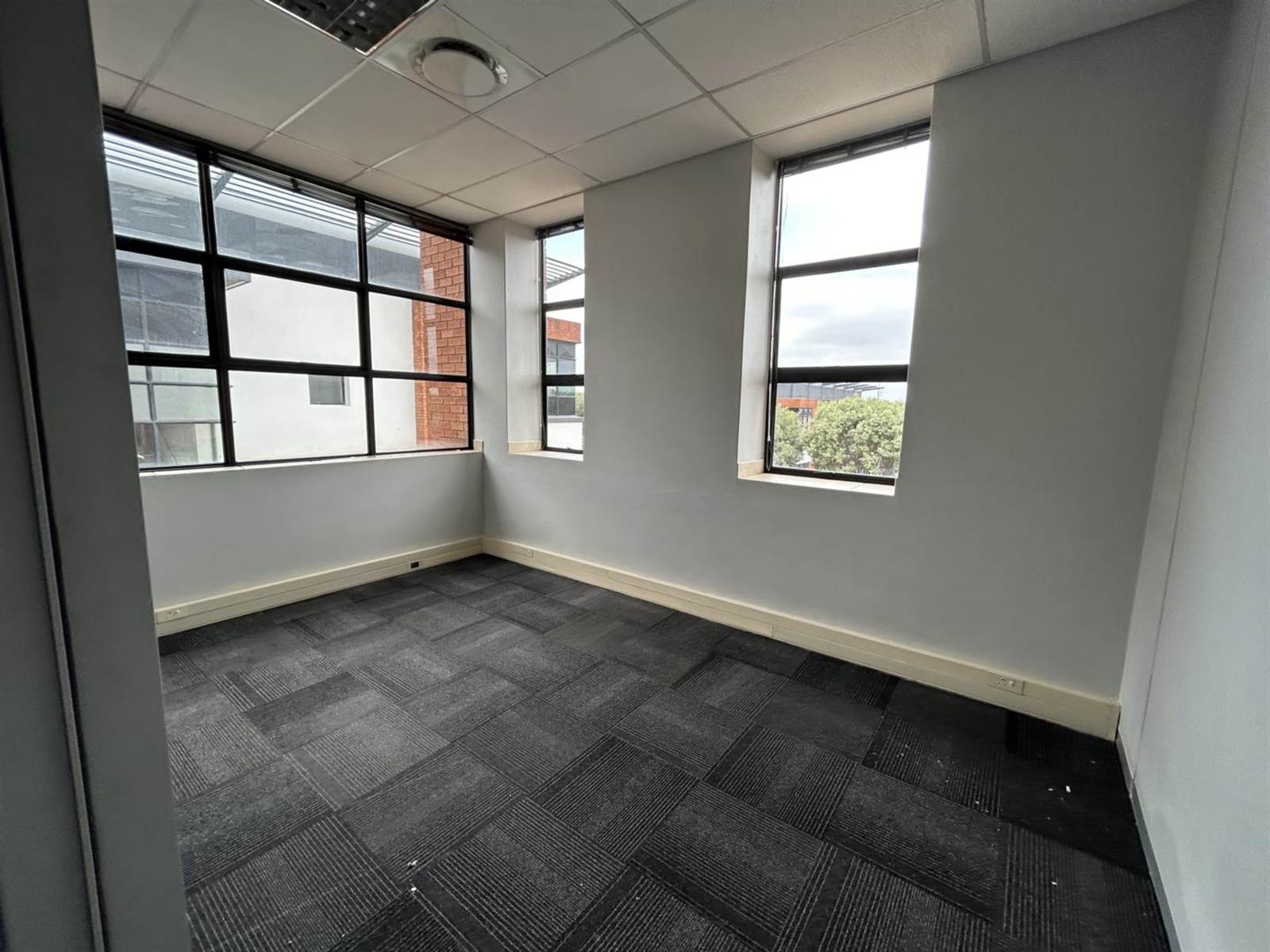 171  m² Office Space in Highveld photo number 2