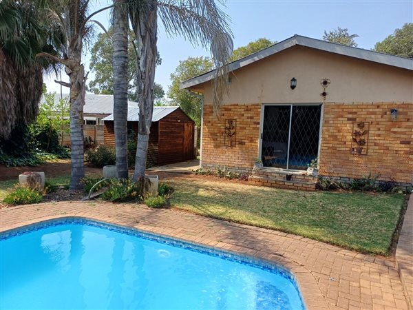 4 Bedroom House 4 Bedroom House