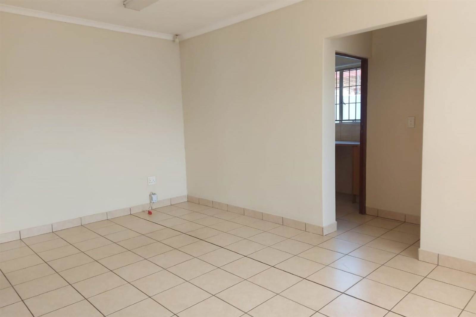 Commercial space in Garsfontein photo number 2
