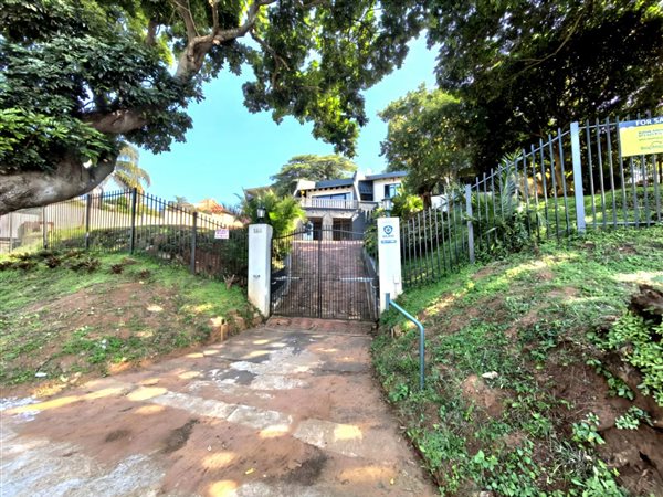 4 Bedroom House 4 Bedroom House