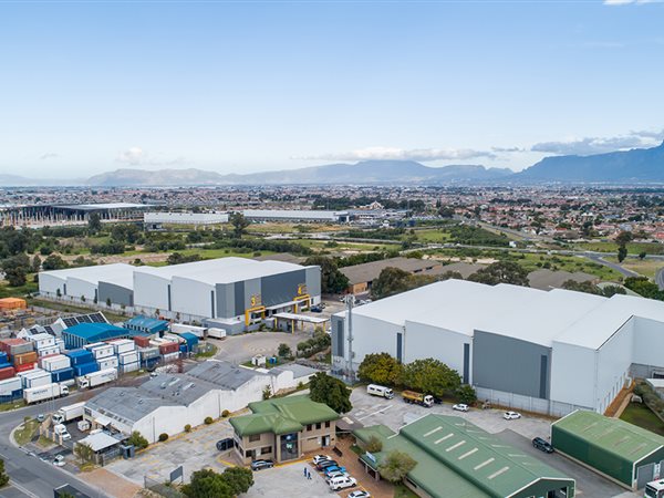 3075  m² Industrial space