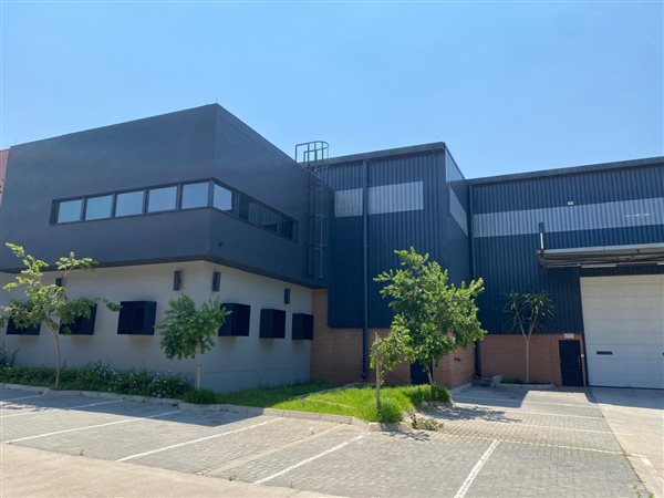 3 703  m² Industrial space