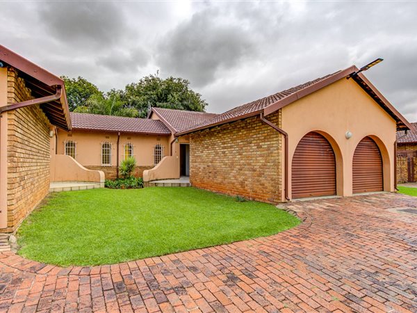 2 Bedroom Townhouse 2 Bedroom Townhouse
