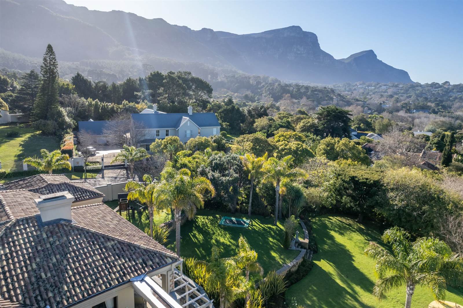 5 Bed House in Constantia Upper  photo number 4