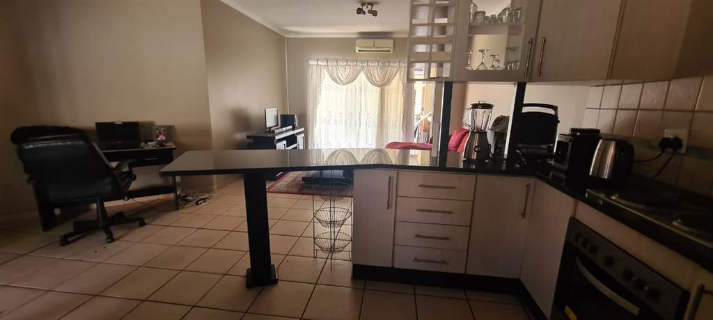 3 Bed Townhouse in Waterval East photo number 10
