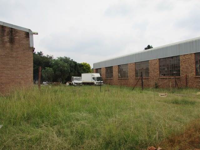240  m² Commercial space in Daggafontein photo number 16