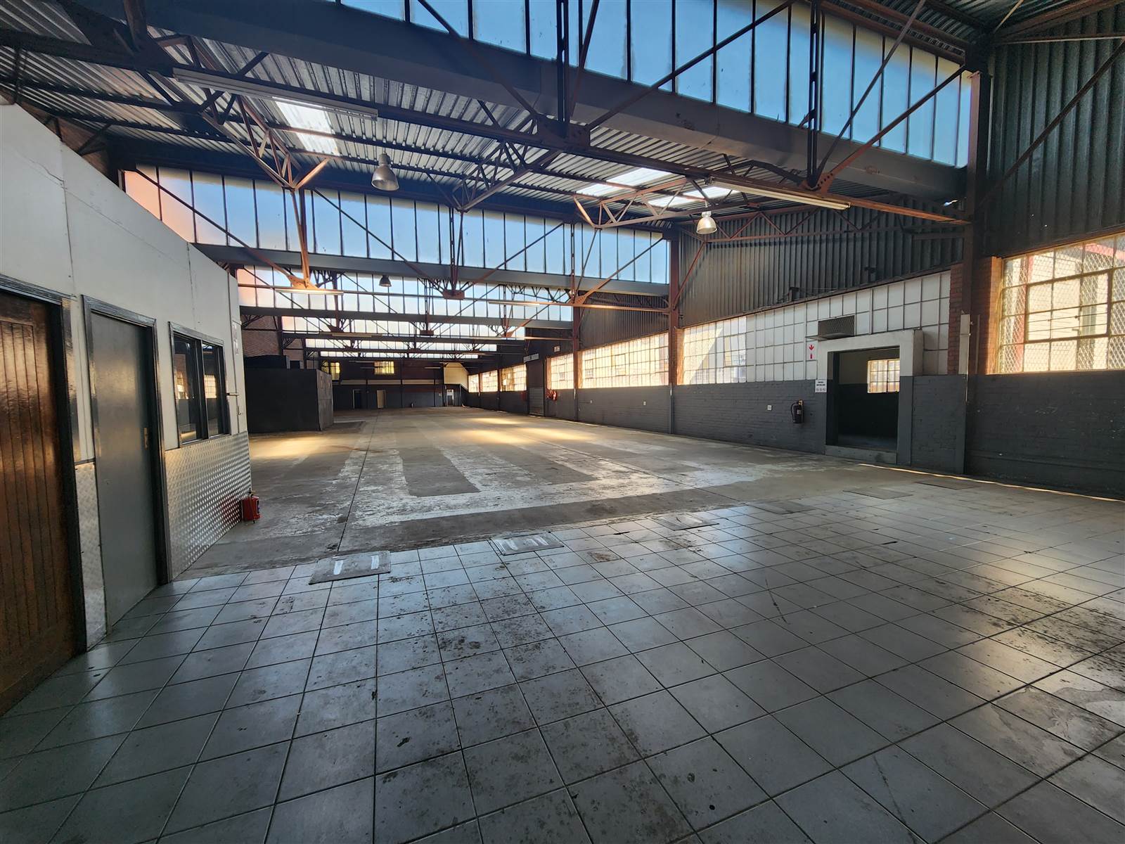 1279  m² Industrial space in Eastleigh photo number 2