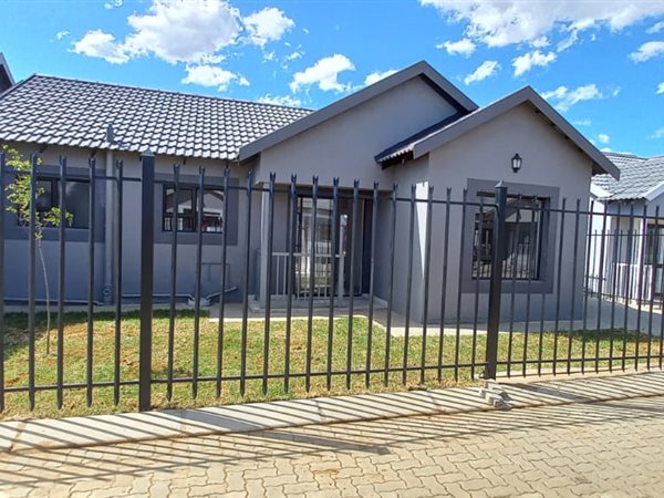3 Bedroom Townhouse 3 Bedroom Townhouse