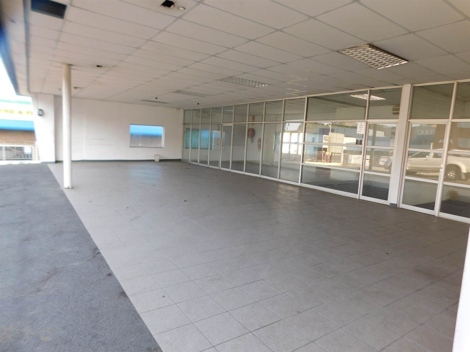 1583  m² Commercial space in Amanzimtoti photo number 23