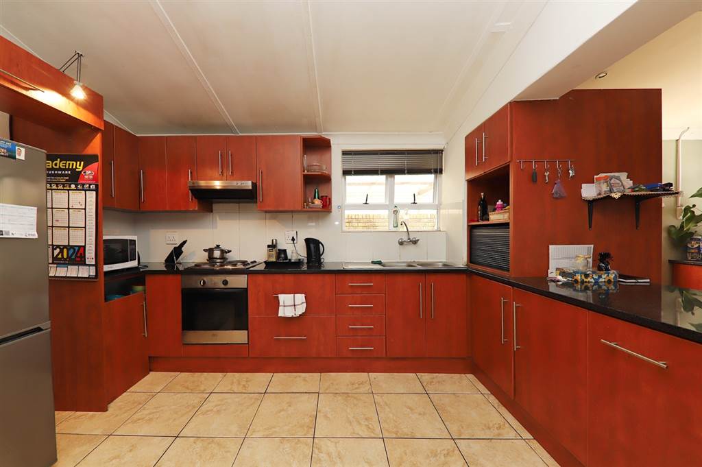 3 Bed House in Windermere photo number 8