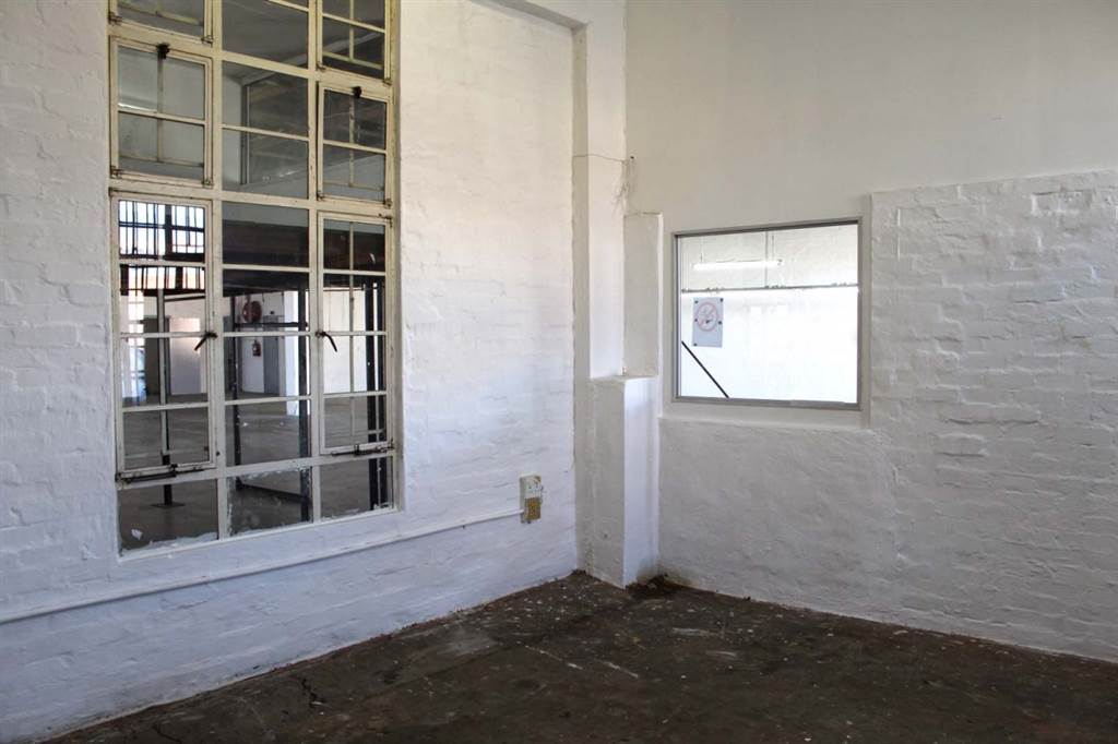 360  m² Industrial space in Greyville photo number 15