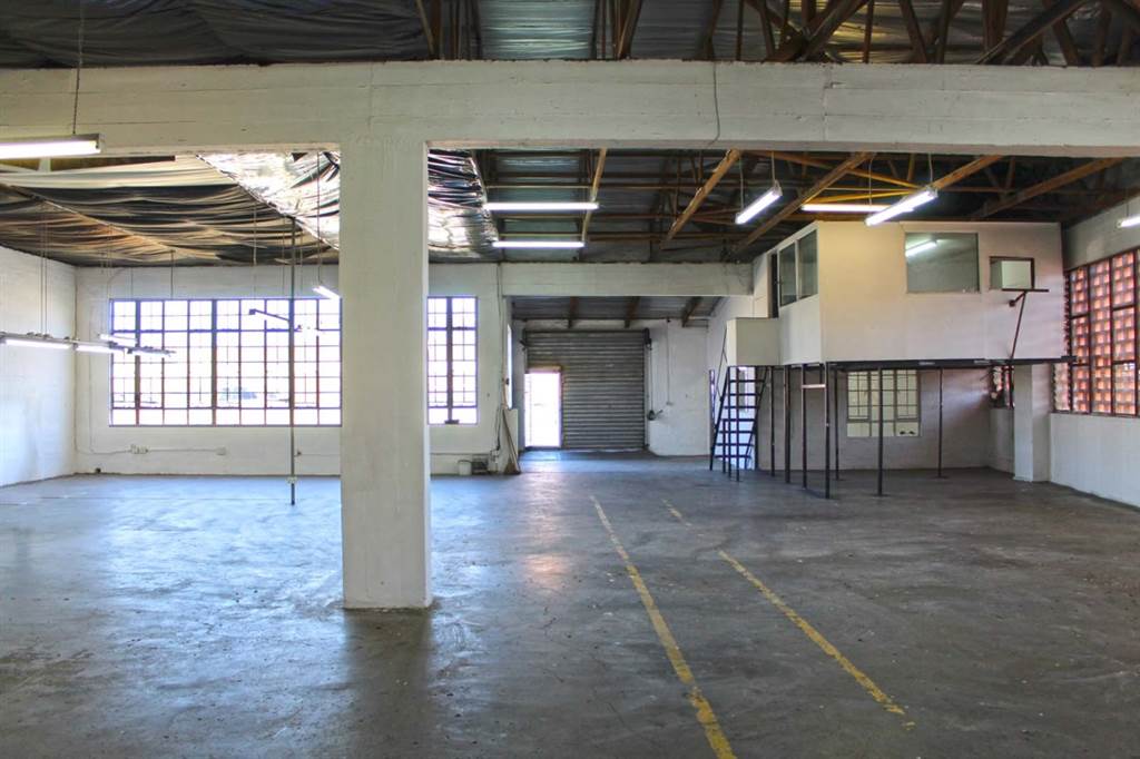 360  m² Industrial space in Greyville photo number 3