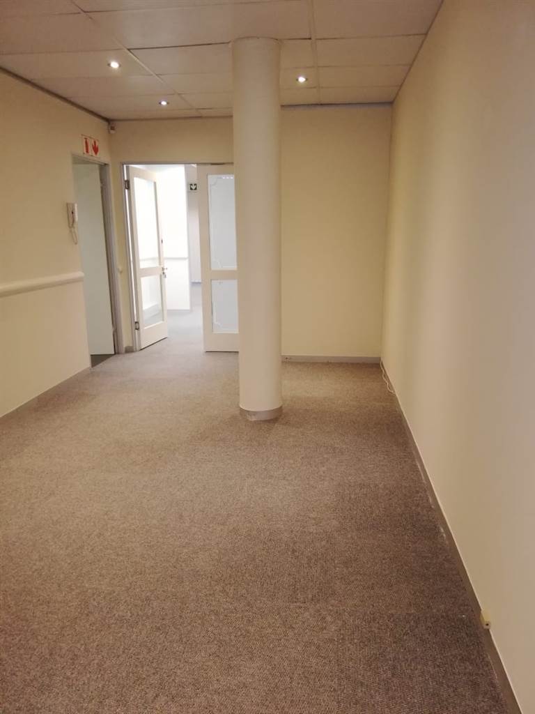 310  m² Office Space in Kenilworth photo number 3