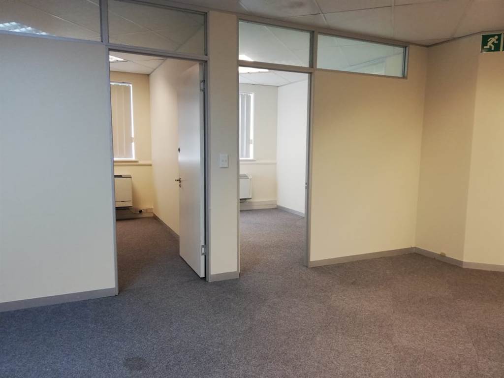 310  m² Office Space in Kenilworth photo number 18