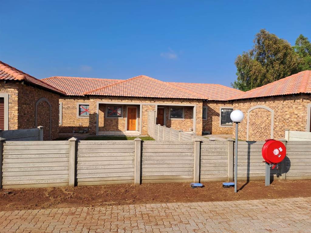 3 Bed Townhouse in Riversdale photo number 24
