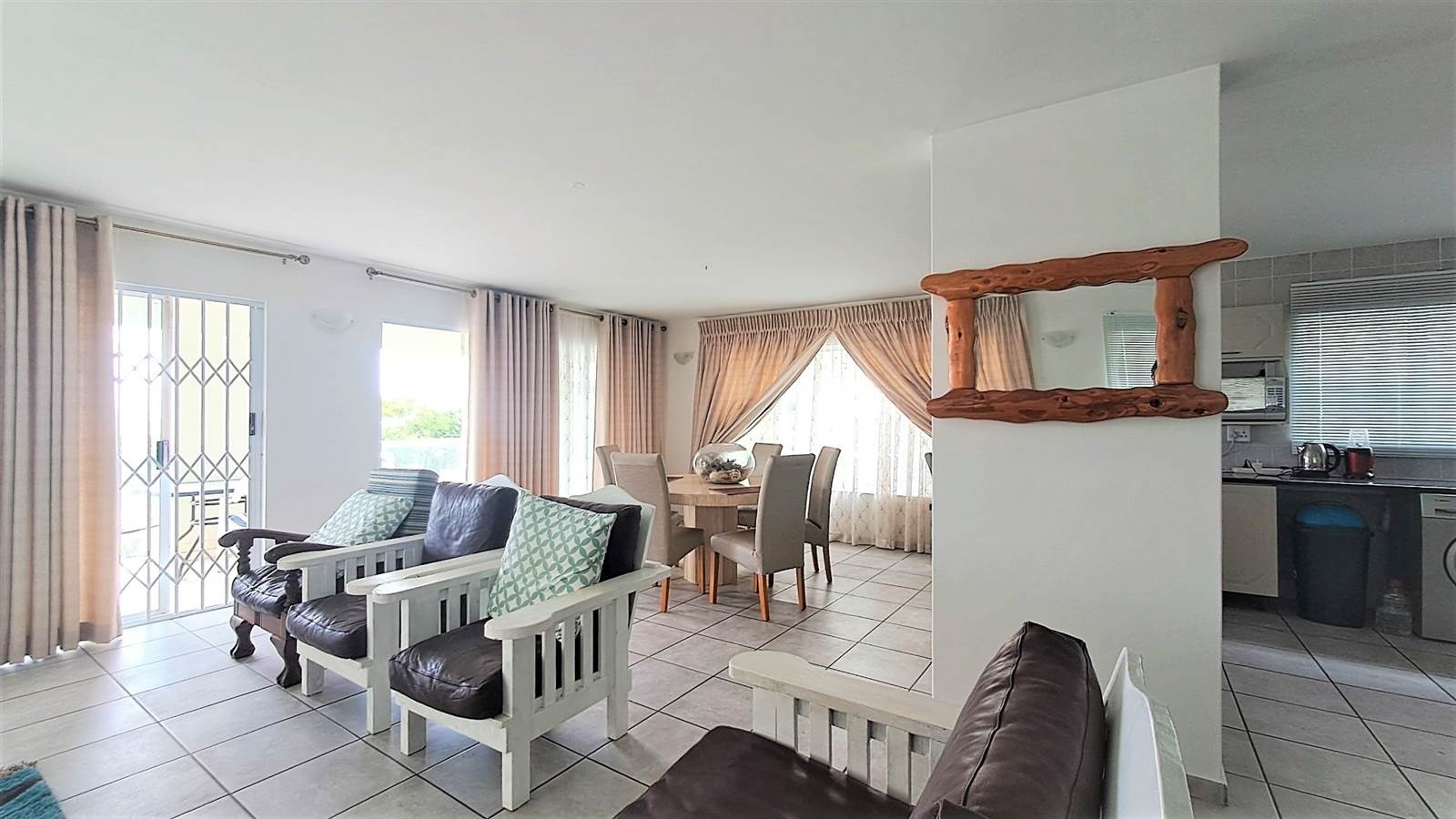 3 Bed Apartment in Shelly Beach photo number 10