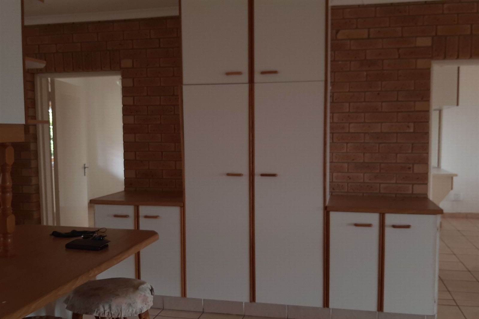 4 Bed Apartment in Winklespruit photo number 5