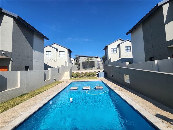 3 Bedroom Townhouse 3 Bedroom Townhouse