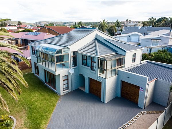 5 Bedroom House 5 Bedroom House