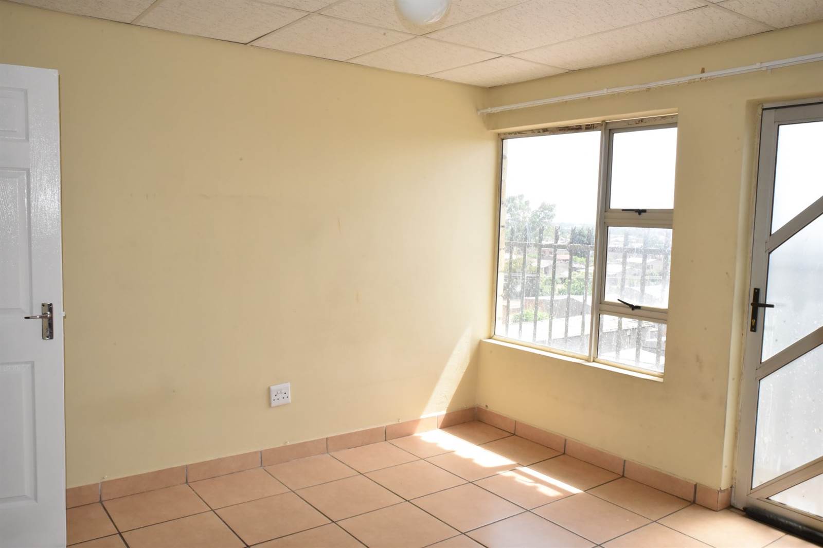1 Bed Apartment in Batho photo number 4