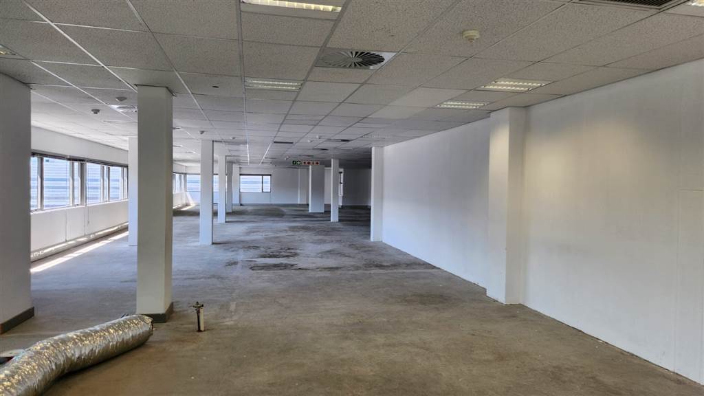 781  m² Commercial space in Die Hoewes photo number 10
