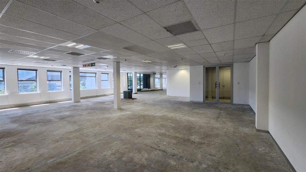 781  m² Commercial space in Die Hoewes photo number 2