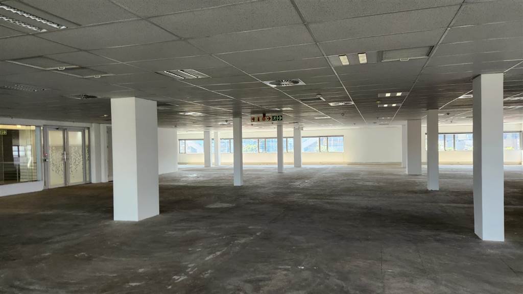781  m² Commercial space in Die Hoewes photo number 19