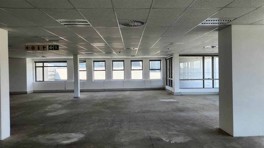 781  m² Commercial space in Die Hoewes photo number 22
