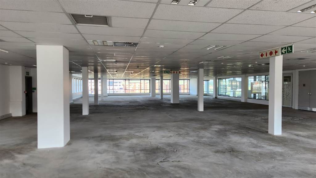 781  m² Commercial space in Die Hoewes photo number 13