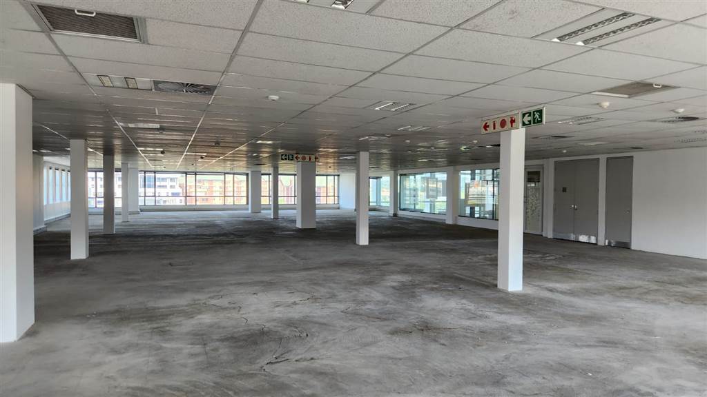 781  m² Commercial space in Die Hoewes photo number 11