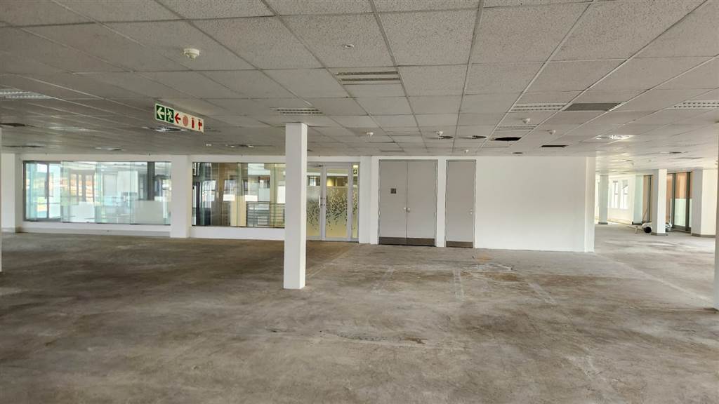 781  m² Commercial space in Die Hoewes photo number 18