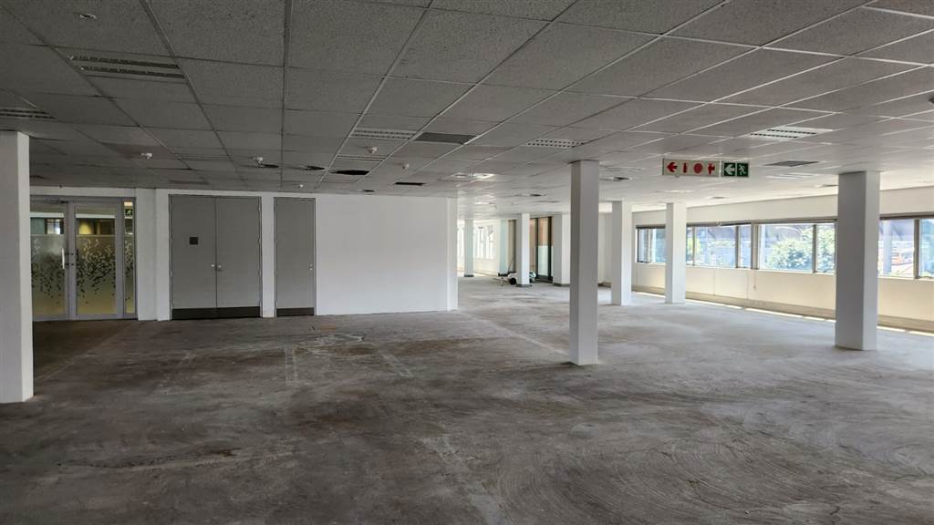 781  m² Commercial space in Die Hoewes photo number 17