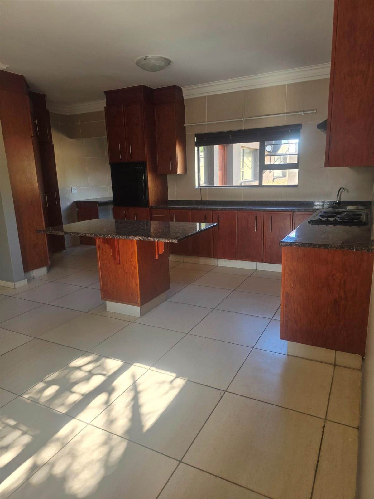 3 Bed House in Wilkoppies photo number 10