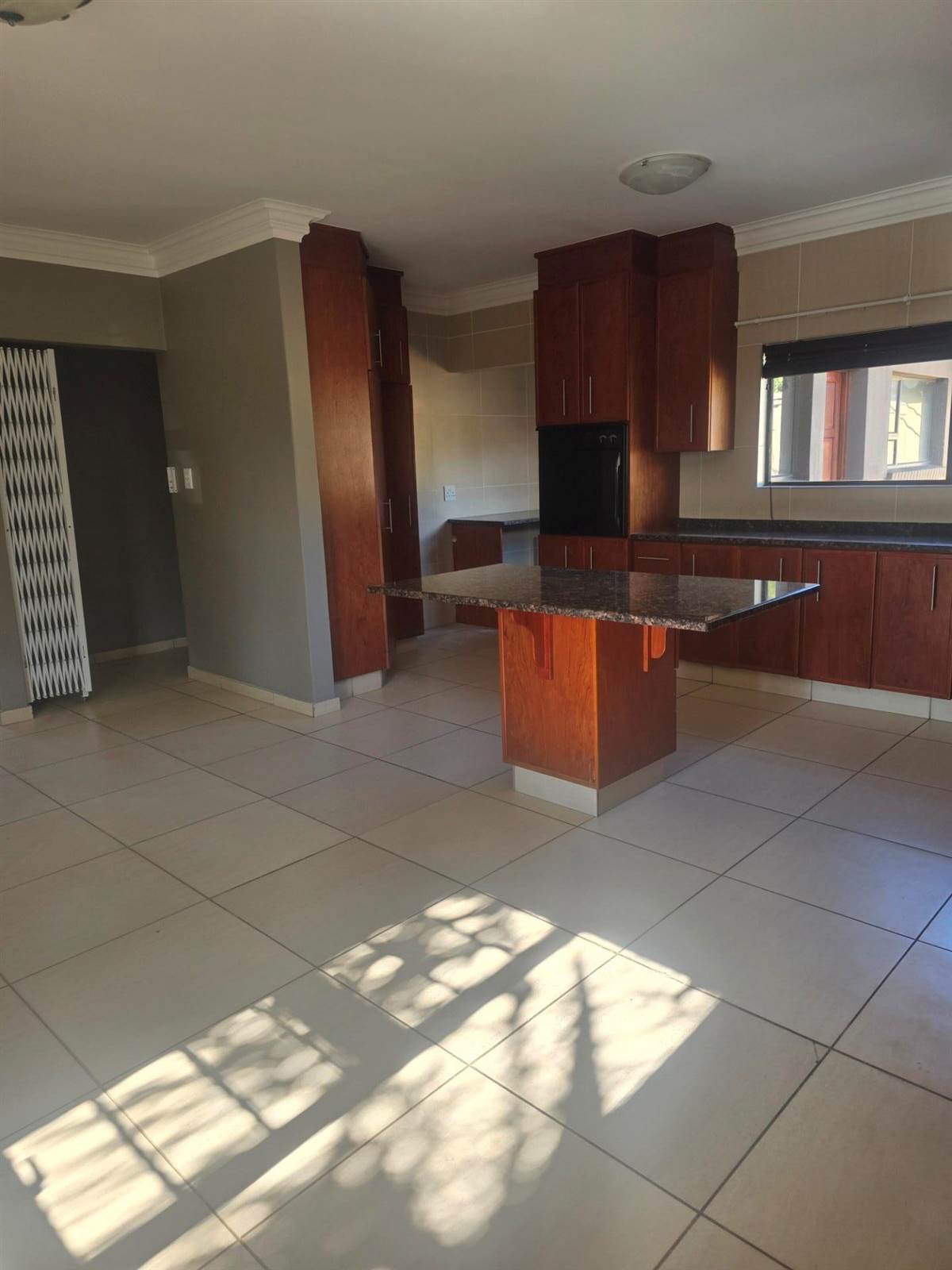 3 Bed House in Wilkoppies photo number 11