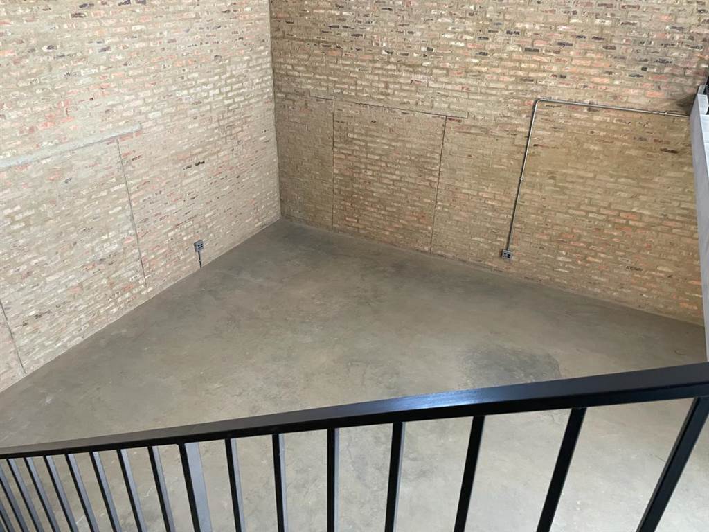 101  m² Commercial space in Halfway House photo number 12