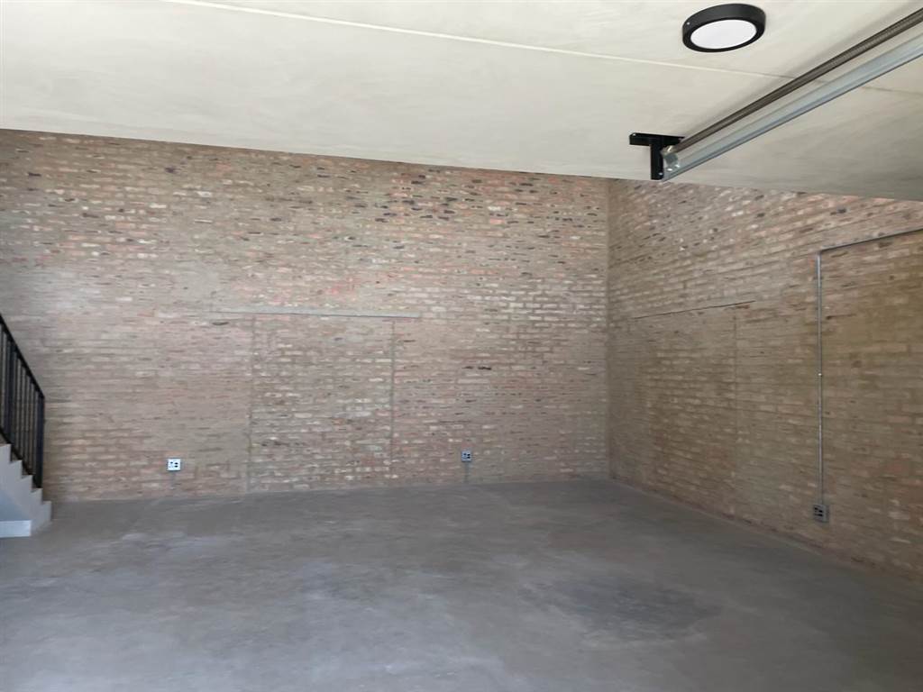101  m² Commercial space in Halfway House photo number 5
