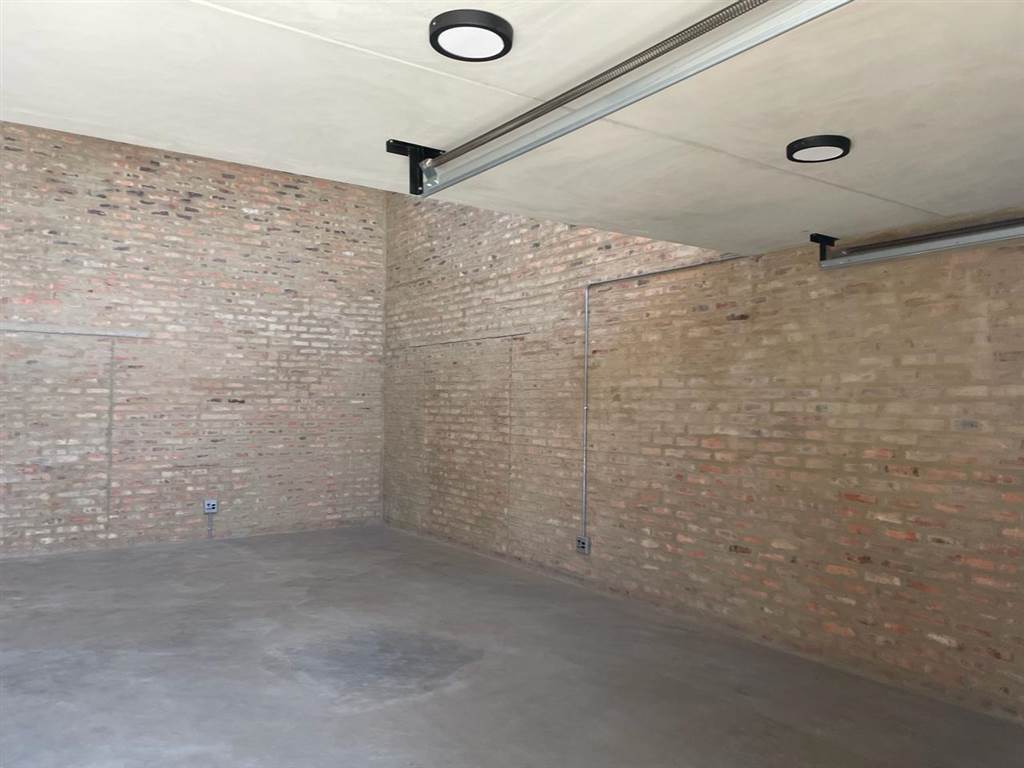101  m² Commercial space in Halfway House photo number 7