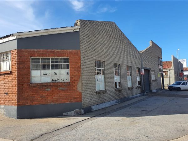 500  m² Industrial space in North End