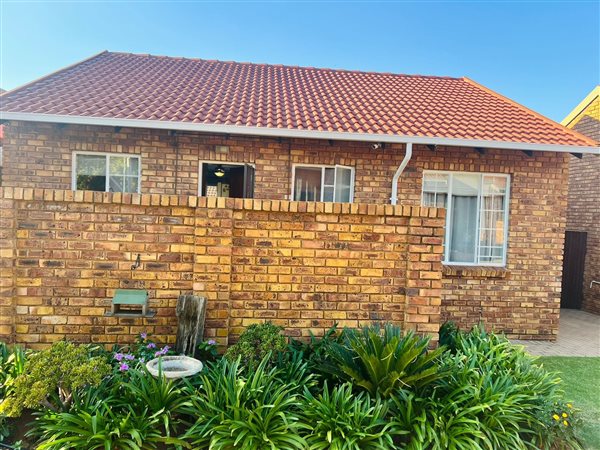 2 Bed Townhouse in Amberfield Heights